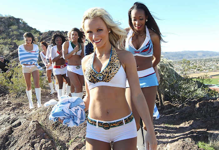02-Samantha_Game-02-Pro_Bowl_Cheer-BY-1082.jpg